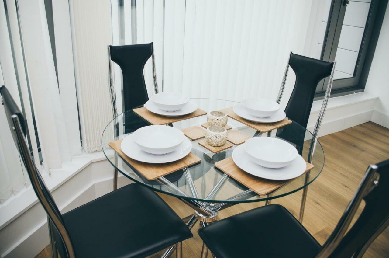 Serviced Apartment In Liverpool City Centre - Free Parking - Balcony - By Happy Days מראה חיצוני תמונה