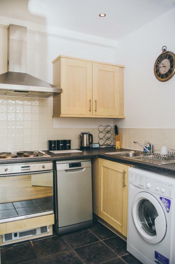 Serviced Apartment In Liverpool City Centre - Free Parking - Balcony - By Happy Days מראה חיצוני תמונה