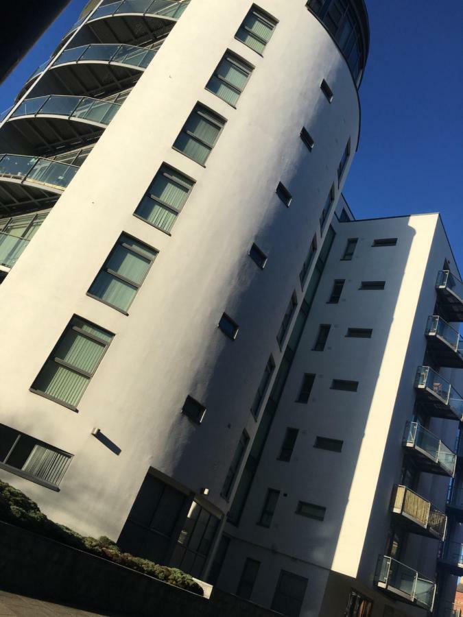 Serviced Apartment In Liverpool City Centre - Free Parking - Balcony - By Happy Days מראה חיצוני תמונה